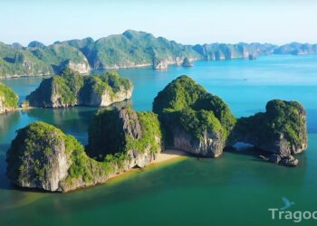 10 Reasons to Visit Ha Long Bay Vietnam Tragodi 10 Reasons to Visit Ha Long Bay Vietnam