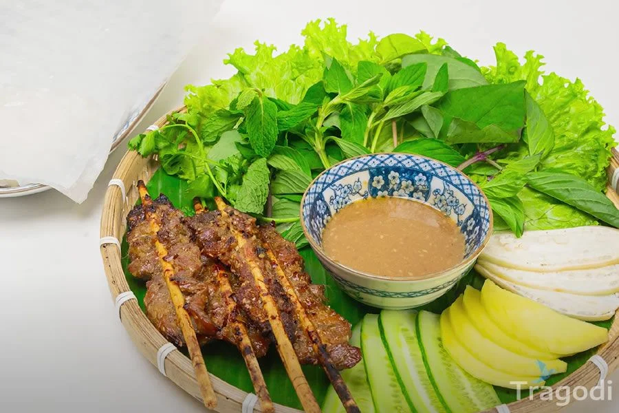 Banh Uot Thit Nuong Steamed Rice Cake with Grilled Meat