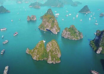 Best time to visit Ha Long Tragodi Best time to visit Ha Long