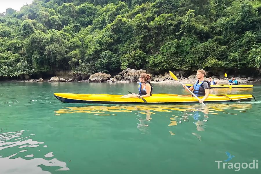 Kayaking to Explore Lan Ha Bay