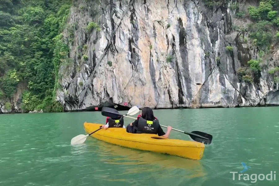 Kayaking in Ha Long Bay