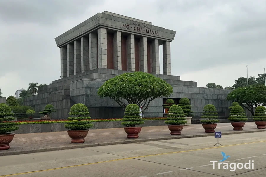 Ba Dinh Square Ho Chi Minh Mausoleum