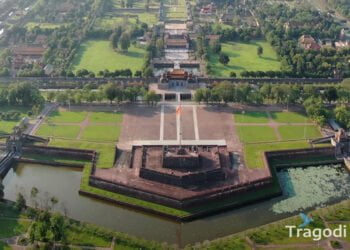 Best time to visit Hue Tragodi Best time to visit Hue
