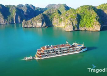 Ha Long Bay