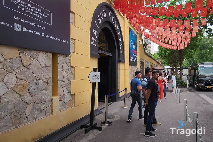 Hoa Lo Prison