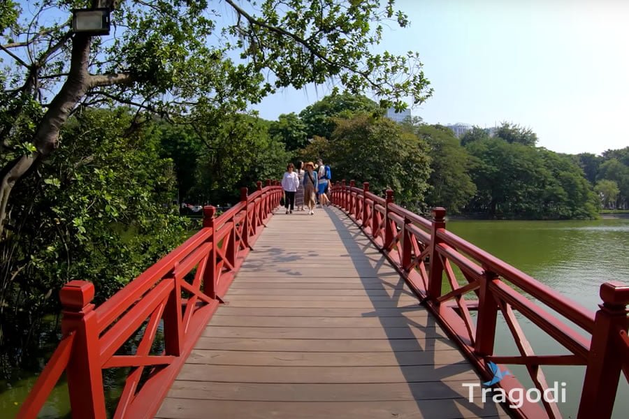 Hoan Kiem Lake