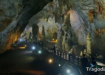 Sung Sot Cave