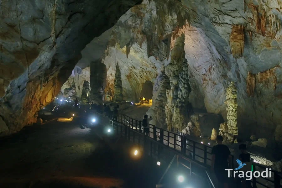 Sung Sot Cave