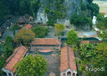 Ancient Vietnamese Village - Co Vien Lau