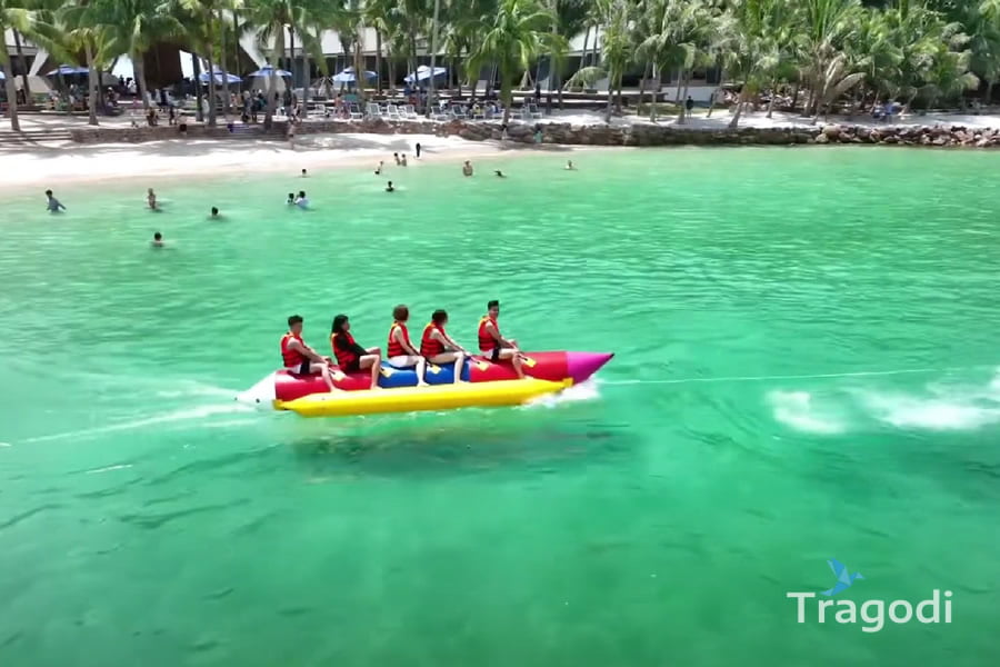 Banana boat riding