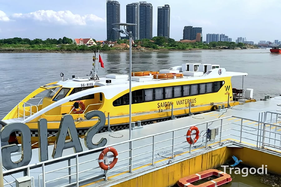 Boat tour on the Saigon River