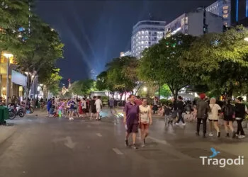Nguyen Hue Walking Street