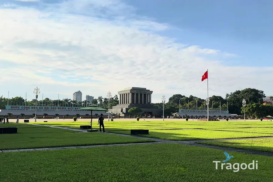 Ba Dinh Square Ho Chi Minh Mausoleum