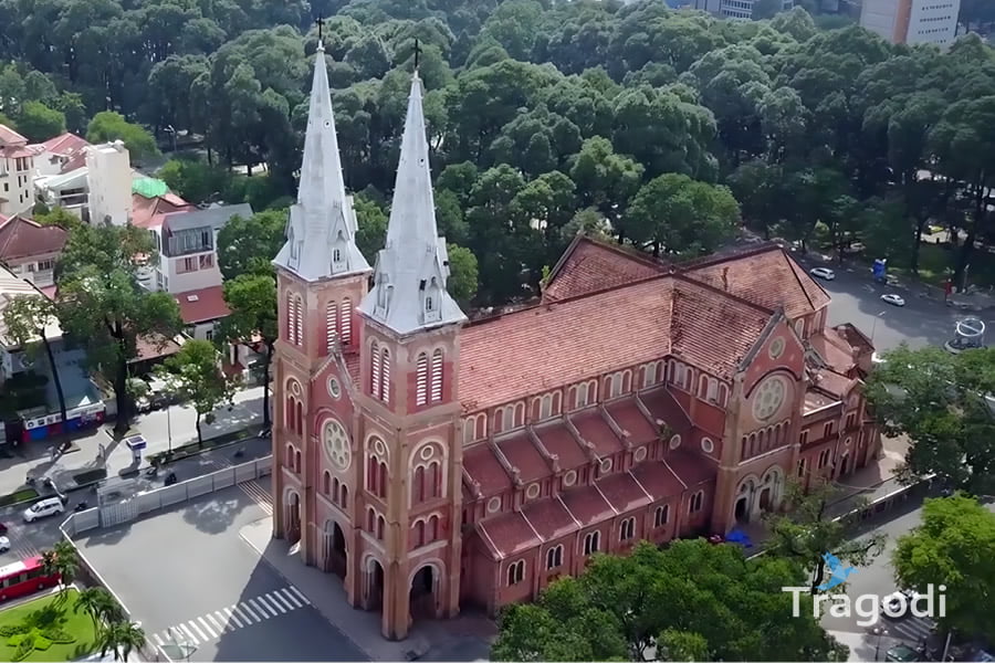 Visit the Saigon Notre Dame Basilica